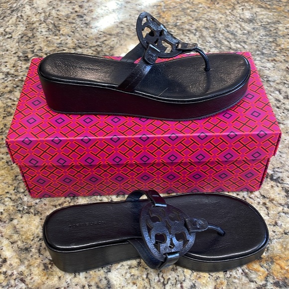 TORY BURCH MILLER WEDGE SANDAL - Picture 4 of 6